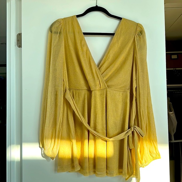 New Unworn with Tags - Torrid Knit Glitter Lurex Surplice Peplum Top - Picture 4 of 10